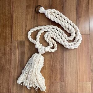 Vintage | 1970s Handmade Yarn Macrame Hanging Plant Hanger Cream Boho Home Decor